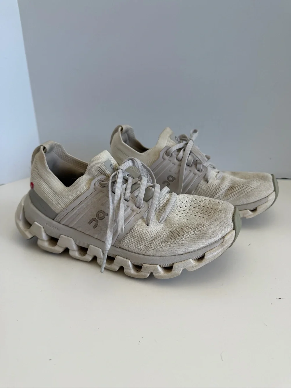 On Cloud Cloudswift White Running Shoes Women’s Size 6.5 EU 37.5 Sneakers